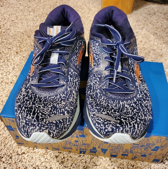 Brooks Adrenaline Shoes - Picture 3 of 6